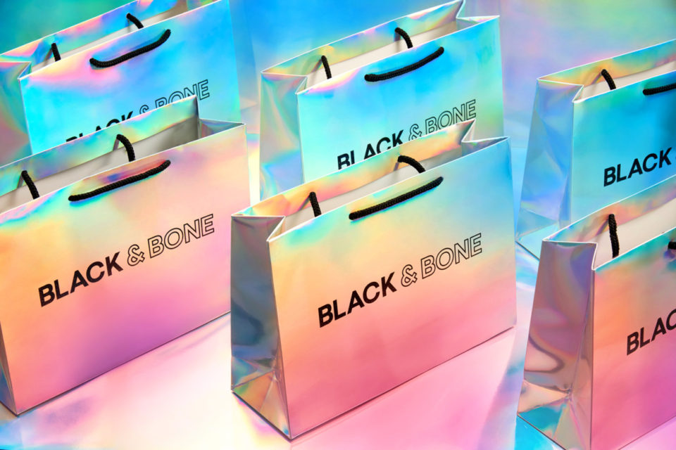 服裝品牌vi設計媒體標志風格類 76、電視廣告商標風格 77、報紙廣告商標風格 78、雜志廣告商標風格 